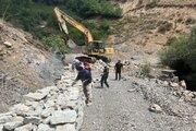 ببینید|️ ادامه عملیات بهسازی و ترانشه برداری محور روستایی همه جا از توابع محور کرج کندوان