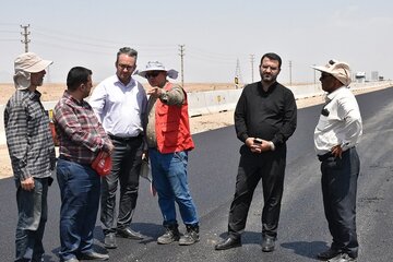 نظارت مدیرکل راه  وشهرسازی استان سمنان بر روند اجرای مرحله پایانی احداث باند جدید محور سرخه-سمنان
