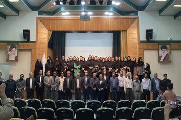 نشست صمیمانه با خبرنگاران