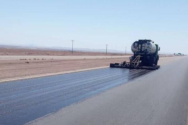 اجرای عملیات روکش آسفالت حفاظتی محور دیهوک راور به طول ۶۰ کیلومتر IMG_20250814_215346_(600_x_400_pixel).jpg