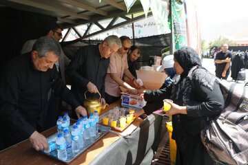 تداوم ارائه خدمات به زائران اربعین حسینی در موکب طریق آبادانی اداره کل راه و شهرسازی آذربایجان‌غربی