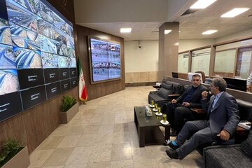 ویدیو|بازدید معاون سیاسی امنیتی و اجتماعی استانداری البرز از مرکز مدیریت راه های استان البرز به منظور بررسی آخرین وضعیت جابجایی زائران اربعین حسینی