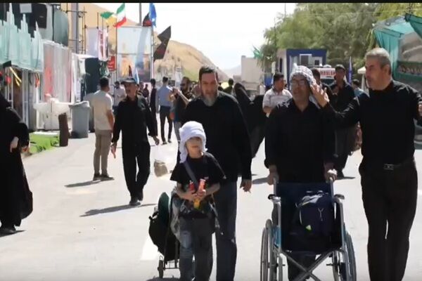 ببینید| تردد زائرین اربعین حسینی از پایانه مرزی تمرچین