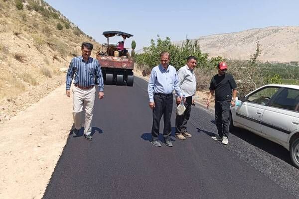 آغاز عملیات اجرایی بهسازی و آسفالت راه روستایی تلخدان دشتروم در شهرستان بویراحمد