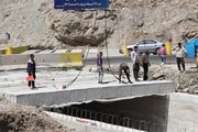 ببینید|️ادامه عملیات احداث پل تکاوران در محور کرج کندوان