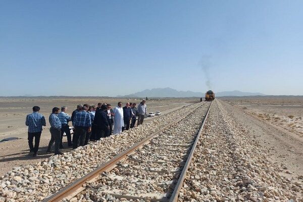 ببینید| بازدید معاون وزیر راه و شهرسازی از عملیات احداث راه‌آهن چابهار – زاهدان