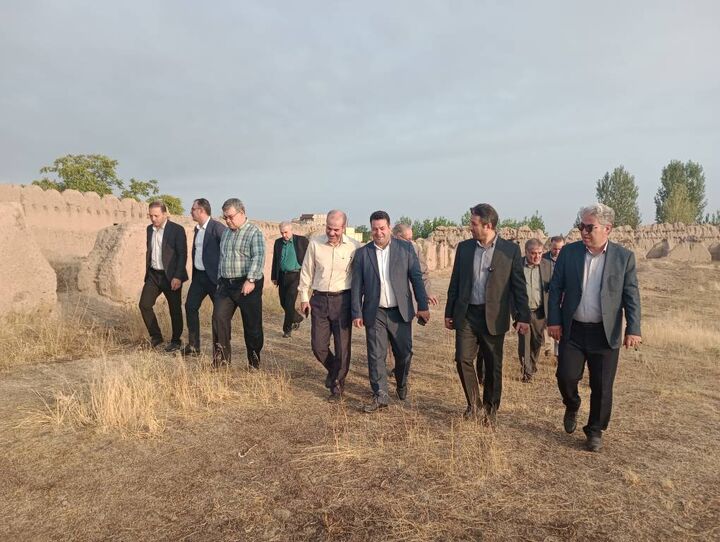 بازآفرینی شهری در اردبیل تسریع شود تسریع در اجرای پروژههای عام المنفعه و بازآفرینی شهری اردبیل