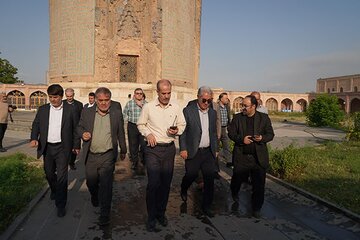 ببینید: بازدید میدانی معاون وزیر راه و شهرسازی و مدیرعامل شرکت بازآفرینی شهری ایران و هیئت همراه از بافت و بناهای تاریخی و محدوده بافت‌های ناکارآمد و سکونتگاه‌های غیررسمی شهرستان مشکین‌شهر