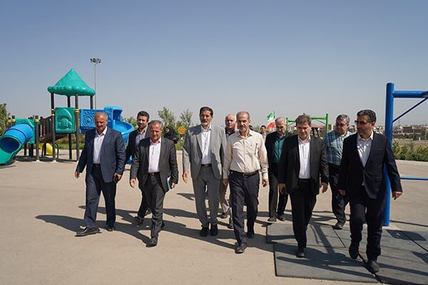 ببینید: بازدید میدانی معاون وزیر راه و شهرسازی و مدیرعامل شرکت بازآفرینی شهری ایران و هیئت همراه از بافت و بناهای تاریخی و محدوده بافت‌های ناکارآمد و سکونتگاه‌های غیررسمی شهر و شرکت در جلسه ستاد بازآفرینی شهری استان اردبیل