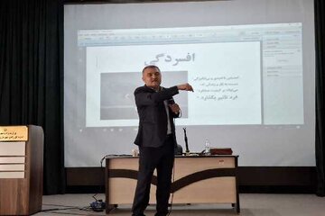 برگزاری کارگاه «مدیریت استرس در محیط کار» برای کارکنان اداره‌کل راه و شهرسازی گیلان