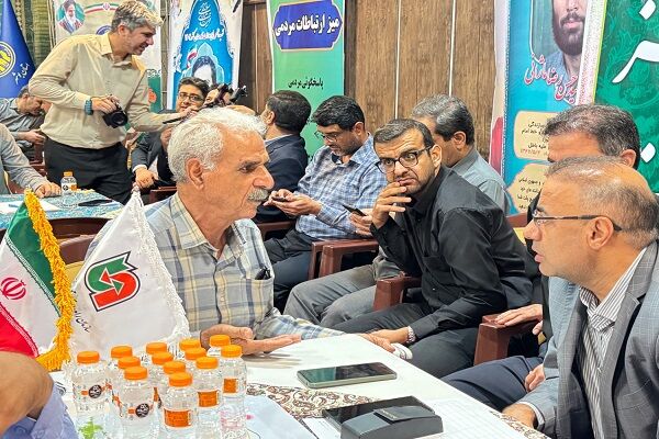 برپایی میز خدمت اداره کل راهداری و حمل و نقل جاده ای بوشهر در نمازجمعه