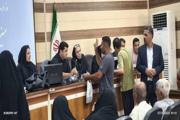 برگزاری میز خدمت وزارت راه و شهرسازی در مشهد همزمان با هفته دولت