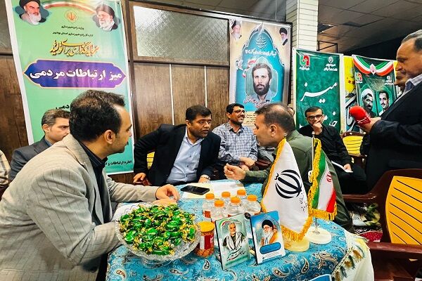 برپایی میز ارتباطات مردمی راه و شهرسازی استان بوشهر در مصلای نمازجمعه بوشهر