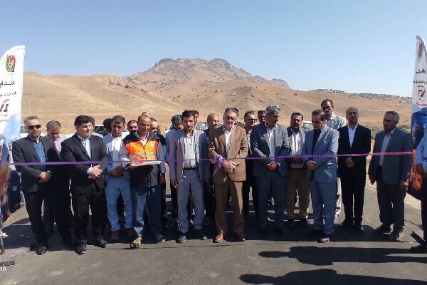 افتتاح و بهره برداری از ۱۱ کیلومتر روکش آسفالت راه های روستایی شهرستان دلفان