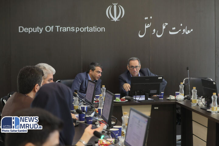 نشست کارگروه شورای ساماندهی مبادی ورودی و خروجی مجاز زمینی کشور برگزار شد/ بررسی احداث پل دوم پایانه مرزی میلک ببینید | برگزاری نشست کارگروه شورای ساماندهی مبادی ورودی و خروجی مجاز زمینی کشور
