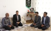 ببینید| همزمان با هفته دولت دیدار مدیرکل راه و شهرسازی سیستان و بلوچستان با تنها خانواده شهید جنگ تحمیلی ۱۲ روزه استان