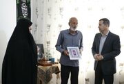 ببینید| همزمان با هفته دولت دیدار مدیرکل راه و شهرسازی سیستان و بلوچستان با تنها خانواده شهید جنگ تحمیلی ۱۲ روزه استان