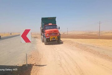 ببینید|تداوم عملیات راهداری در محورهای دیواندره کردستان با انواع ماشین آلات راهداری و راهسازی