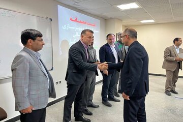 ببینید | دیدار صمیمانه مدیرکل راه و شهرسازی خراسان شمالی با کارکنان به مناسبت هفته دولت و روز کارمند