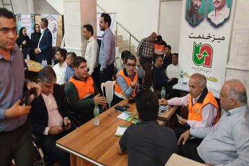 ارتباط بی واسطه با مردم ، میز خدمت اداره راهداری هرمزگان درهفته دولت