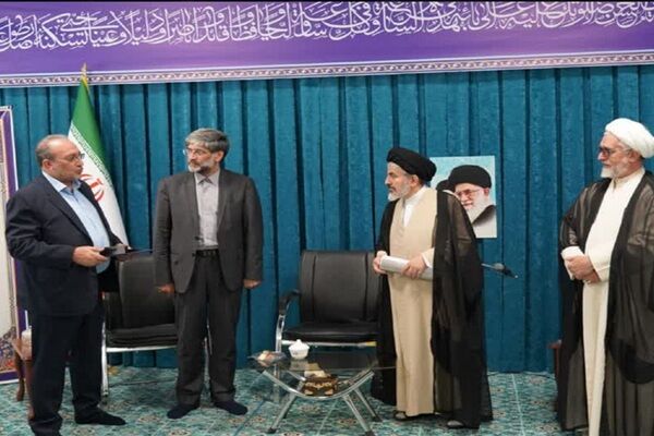 ببینید| قدردانی نماینده ولی‌فقیه و رئیس ستاد امر به معروف و نهی از منکر آذربایجان‌ غربی از مدیرکل راهداری استان به‌پاس خدمات اربعین