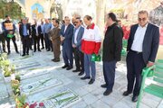 ببینید | همزمان با فرارسیدن هفته دولت؛ مراسم غبارروبی و عطر افشانی امام زاده طاهر (ع) و مزار شهدا با حضور مدیرکل راهداری و حمل و نقل جاده‌ای استان البرز