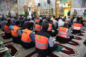 ببینید | همزمان با فرارسیدن هفته دولت؛ مراسم غبارروبی و عطر افشانی امام زاده طاهر (ع) و مزار شهدا با حضور مدیرکل راهداری و حمل و نقل جاده‌ای استان البرز