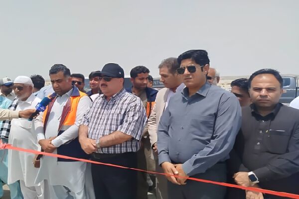 بهره‌برداری از ۱۲ کیلومتر راه روستایی در بخش پیرسهراب شهرستان چابهار به مناسبت هفته دولت