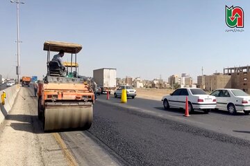 ویدیو| عملیات روکش آسفالت آسفالت لاین جنوبی آزاد راه کرج قزوین محدوده شهرستان نظرآباد