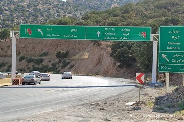 افزایش ۳۱ درصدی تردد خودروهای غیربومی در محورهای ایلام