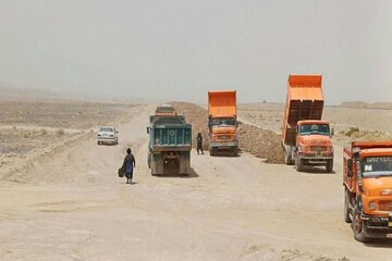 ببینید| ساخت ۳۰ کیلومتر بزرگراه در محور خاش - سراوان استان سیستان و بلوچستان (۲)