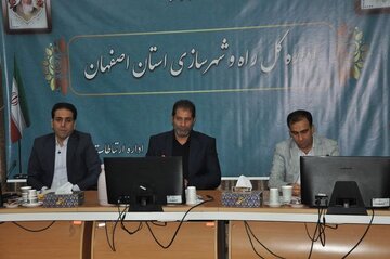 دیدار مدیرکل راه و شهرسازی استان اصفهان با بانوان شاغل اداره‌کل
