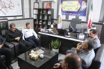ویدیو | بررسی راهکارهای ارتقای ایمنی جاده‌ها در نشست مدیرکل راهداری و حمل و نقل جاده ای کرمانشاه با فرمانده پلیس‌راه استان