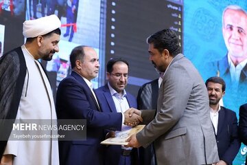 قدردانی از مدیرکل راه و شهرسازی استان توسط وزیر جهاد کشاورزی
