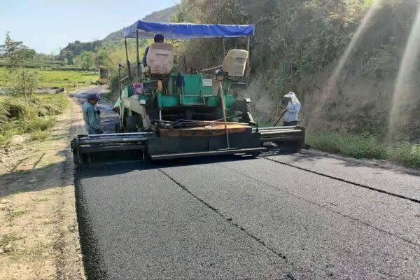 آغاز پروژه بهسازی و آسفالت در محور روستایی پیش کنار شهرستان رشت و راه روستایی چلوندبه قره سو در آستارا