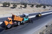 آغاز عملیات بهسازی و روکش آسفالت محور ایلام – چوار – ایوان