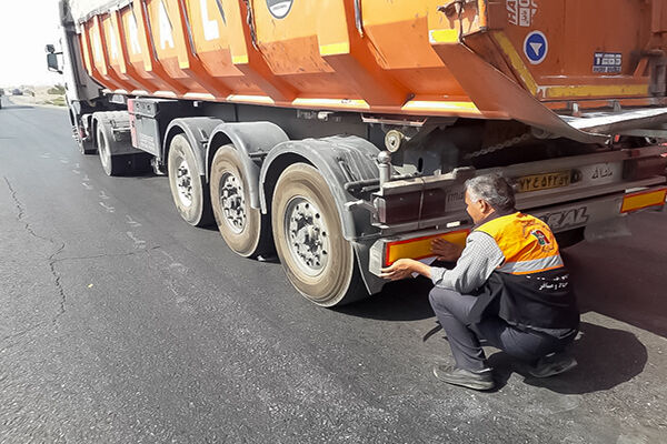 آشکارسازی و نمایان سازی ۷۵۰ دستگاه ناوگان حمل و نقل عمومی بار توسط اداره کل راهداری و حمل و نقل جاده ای استان یزد آشکارسازی ناوگان در یزد