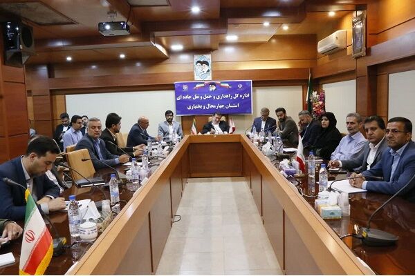 نشست شورای هماهنگی امور راه و شهرسازی استان چهارمحال و بختیاری برگزار شد .