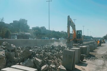 ویدیو | ادامه عملیات تعریض آزادراه کرج قزوین محدوده ۴۵متری گلشهر