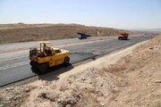 ببینید | آغاز عملیات آسفالت پروژه احداث واریانت محور کیانمهر–ماهدشت