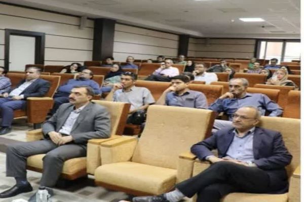 دوره آموزشی معرفی سامانه نصب نمای خشک آجری در اداره کل راه و شهرسازی استان زنجان برگزار شد