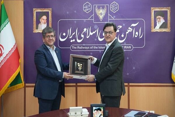 فصل جدید همکاری راهآهنهای ایران و پاکستان/ رونق ترانزیت در مسیر ریلی اکو ع
