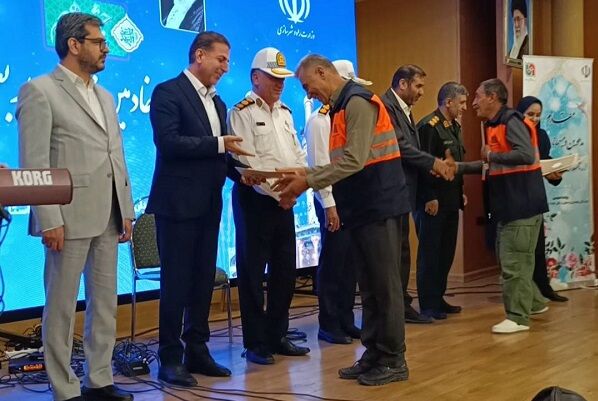 خادمان حمل‌ونقل اربعین حسینی ۱۴۰۴ فارس تجلیل شدند
