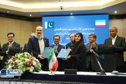 ببینید | مراسم امضای سند یادداشت تفاهم بیست و دومین کمیسیون مشترک همکاری های اقتصادی جمهوری اسلامی ایران و جمهوری اسلامی پاکستان