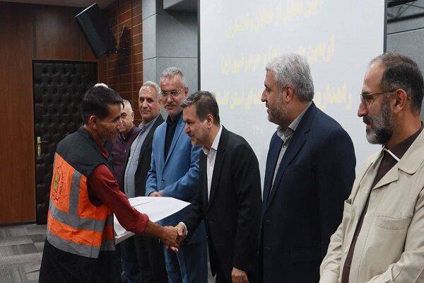 تقدیر از فعالان طرح اربعین حسینی و حرم رضوی در گلستان گلستان