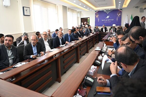 دومین سفر استاندار تهران به پرند با محوریت پیگیری پروژههای نهضت ملی مسکن جلسه