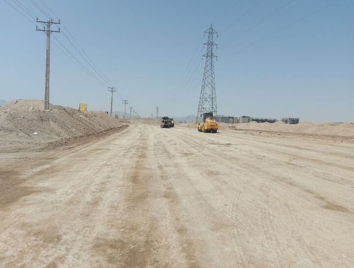 بازدید مدیرکل راه و شهرسازی سیستان و بلوچستان از عملیات آماده سازی سایت ۱۳۲ هکتاری نهضت ملی زاهدان