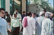 ببینید| حضور رئیس اداره راه و شهرسازی مهرستان در میز خدمت نماز جمعه محله کهن شهر