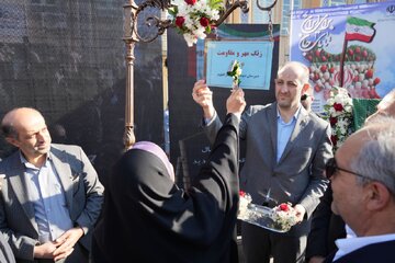 وزیر راه و شهرسازی زنگ مهر و مقاومت را در تبریز نواخت