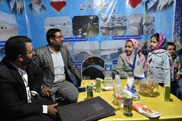 ببینید | ملاقات مردمی مدیرکل راه و شهرسازی سمنان در کنگره سه هزار شهید استان